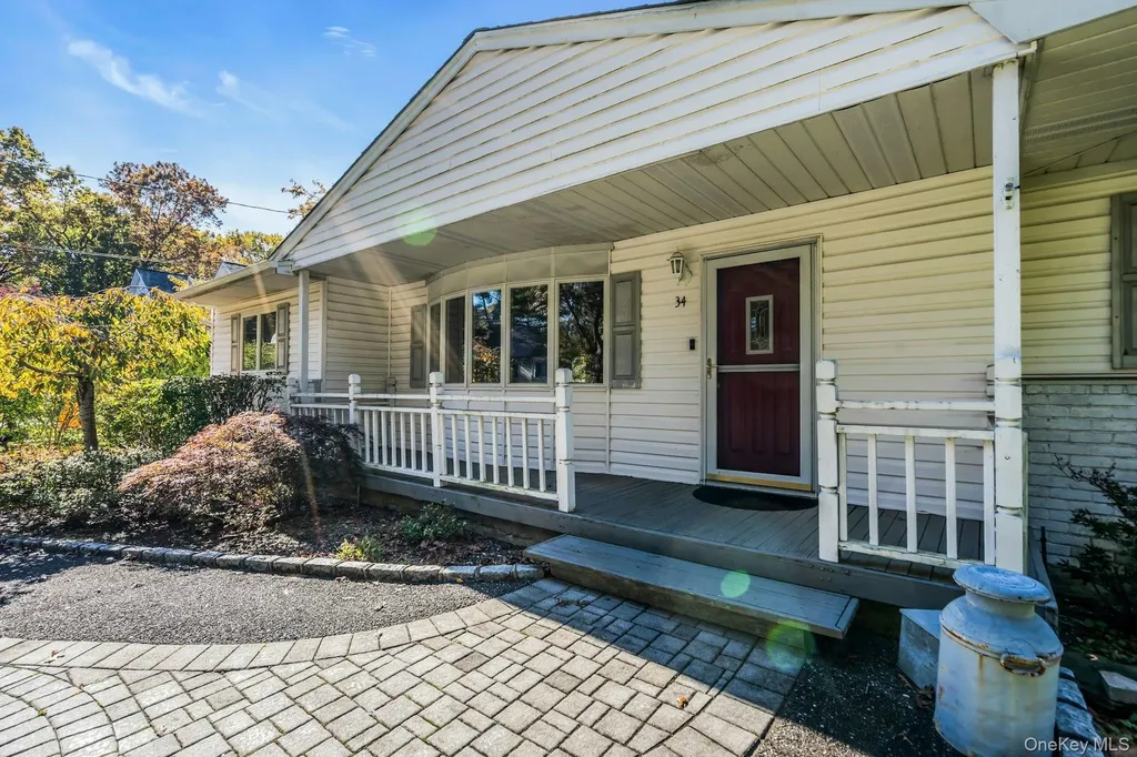 34 Winston Drive Smithtown NY 11787