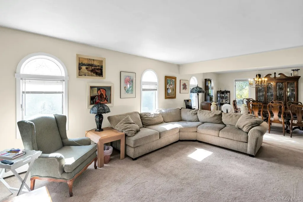 34 Winston Drive Smithtown NY 11787