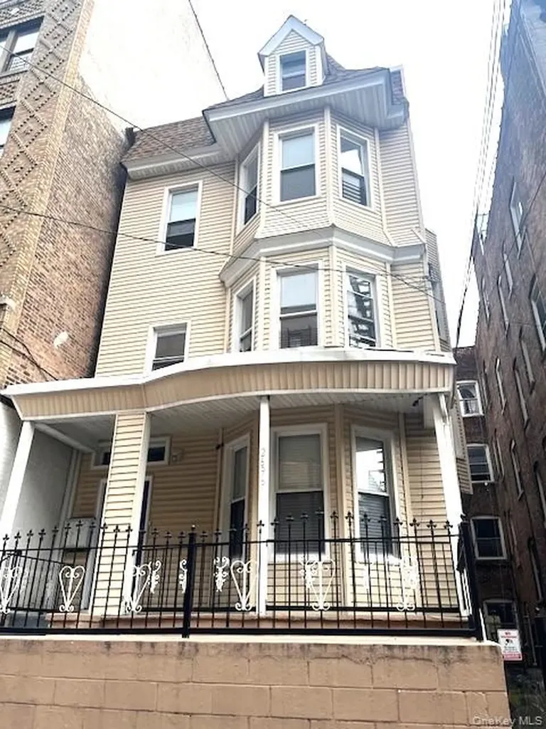 2696 Marion Bronx NY 10458