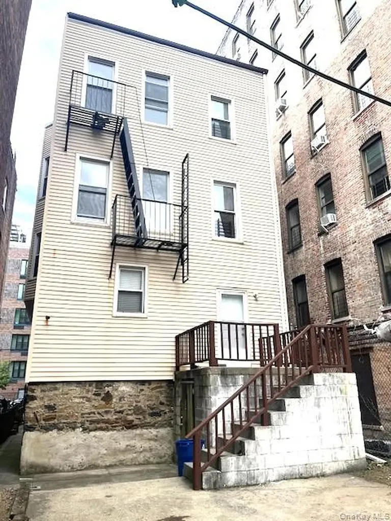 2696 Marion Bronx NY 10458