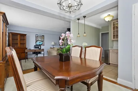 30 E Hartsdale Avenue Hartsdale NY 10530