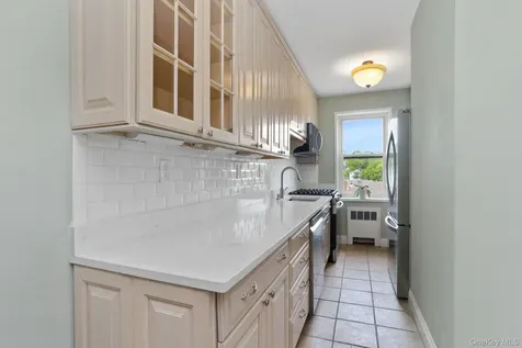 30 E Hartsdale Avenue Hartsdale NY 10530