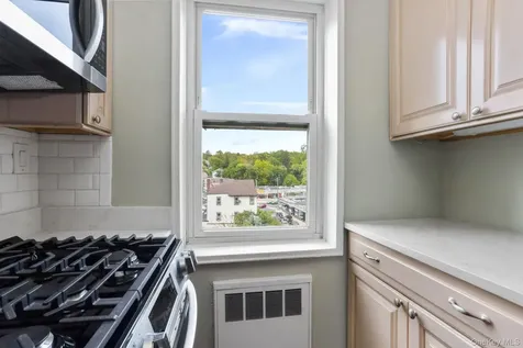 30 E Hartsdale Avenue Hartsdale NY 10530