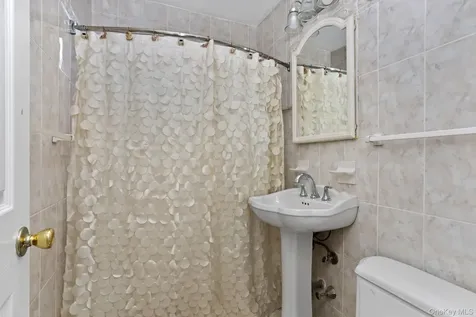 30 E Hartsdale Avenue Hartsdale NY 10530