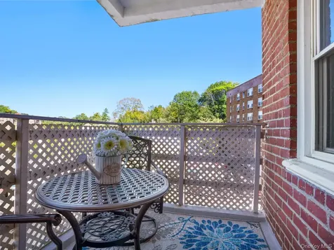 30 E Hartsdale Avenue Hartsdale NY 10530