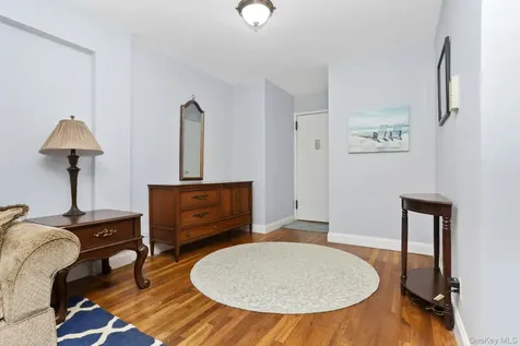 30 E Hartsdale Avenue Hartsdale NY 10530