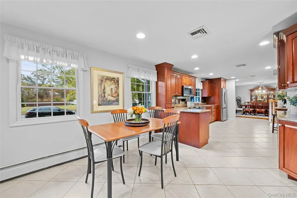 314 Brookville Avenue Islip NY 11751