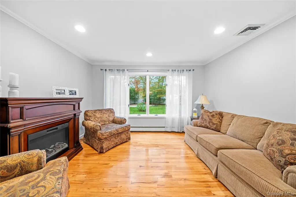 314 Brookville Avenue Islip NY 11751