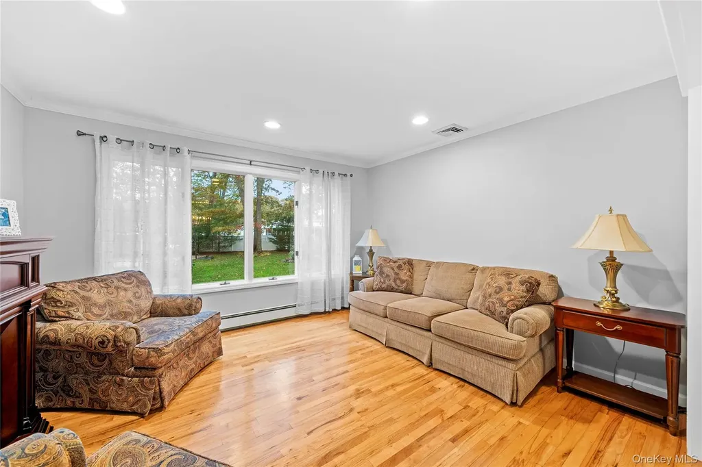 314 Brookville Avenue Islip NY 11751