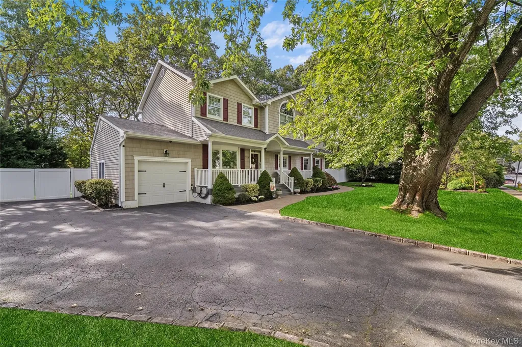 314 Brookville Avenue Islip NY 11751