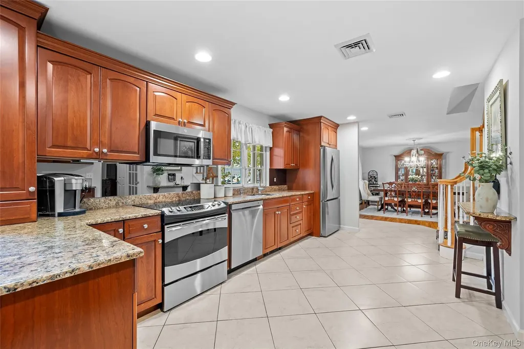 314 Brookville Avenue Islip NY 11751