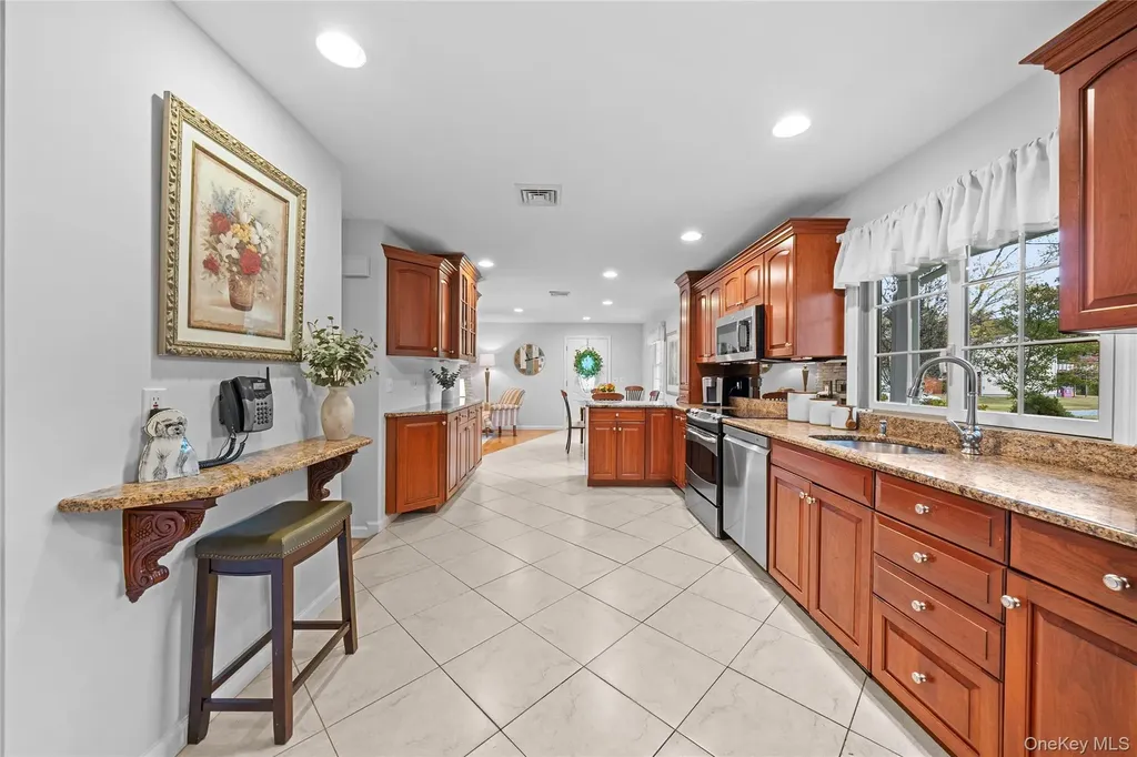 314 Brookville Avenue Islip NY 11751