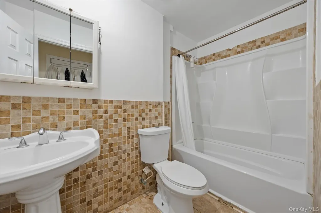 81 Sharon Drive Spring Valley NY 10977