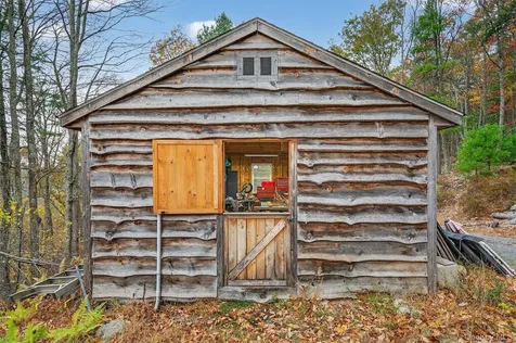 129 Hallock Road Barryville NY 12719