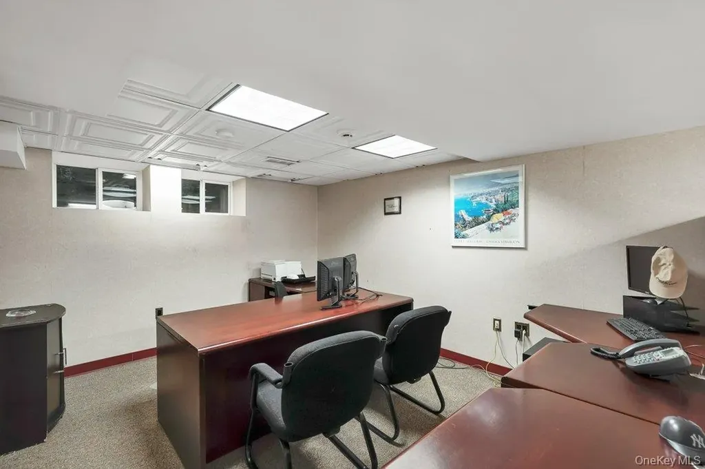 27 Cleveland Street Valhalla NY 10595