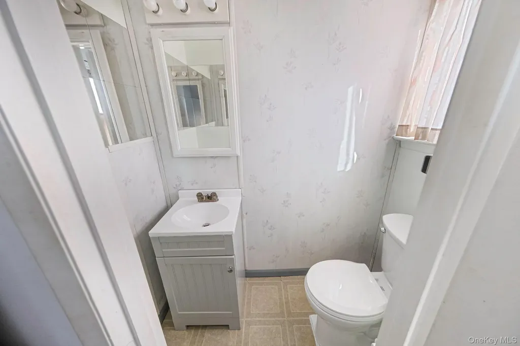 236 New York Avenue Bay Shore NY 11706