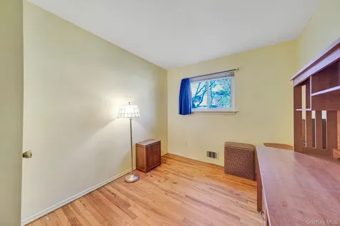 236 New York Avenue Bay Shore NY 11706