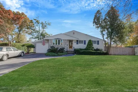 236 New York Avenue Bay Shore NY 11706