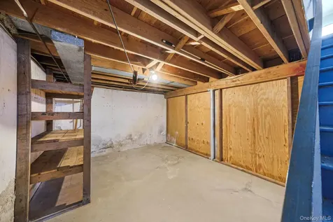 236 New York Avenue Bay Shore NY 11706