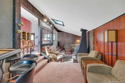 236 New York Avenue Bay Shore NY 11706