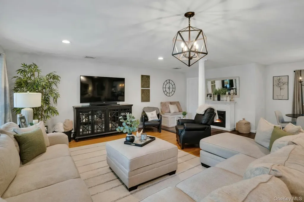 12 Rachel Avenue Commack NY 11725