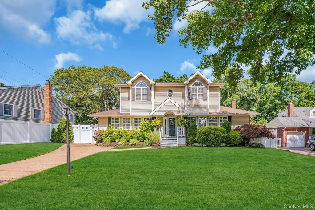 12 Rachel Avenue Commack NY 11725