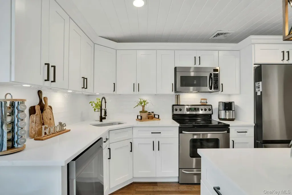 12 Rachel Avenue Commack NY 11725