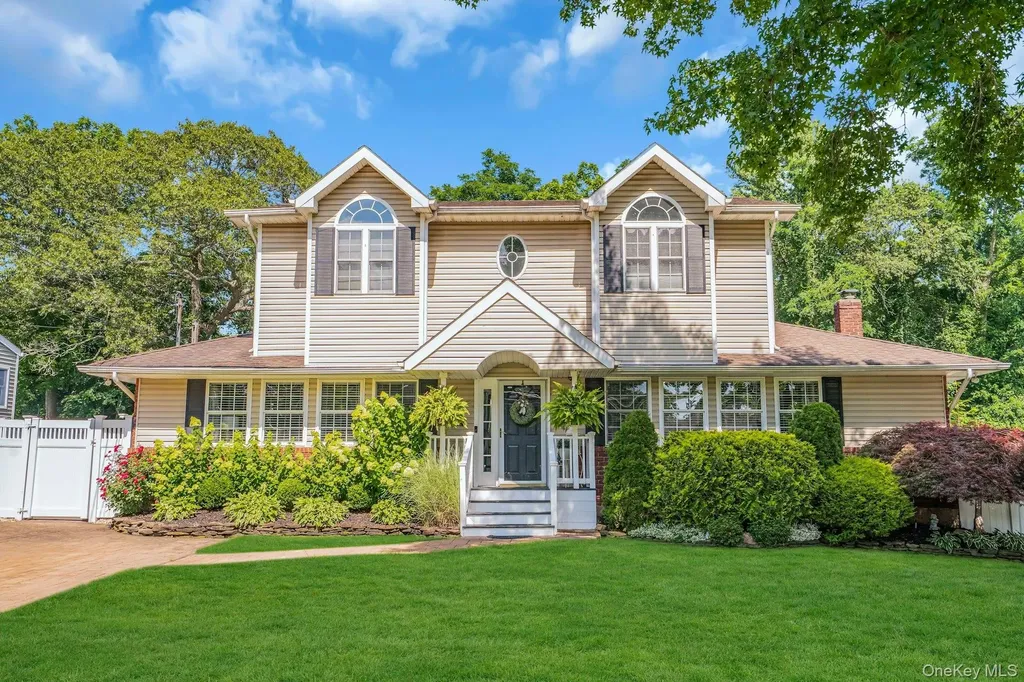 12 Rachel Avenue Commack NY 11725
