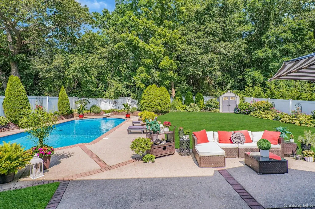 12 Rachel Avenue Commack NY 11725