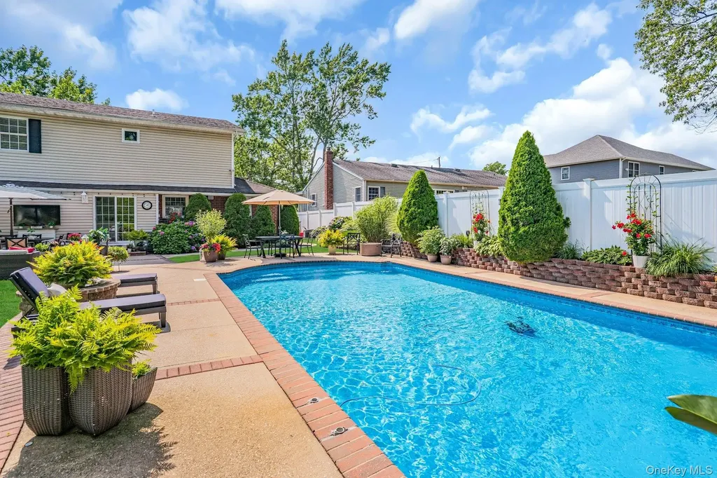 12 Rachel Avenue Commack NY 11725