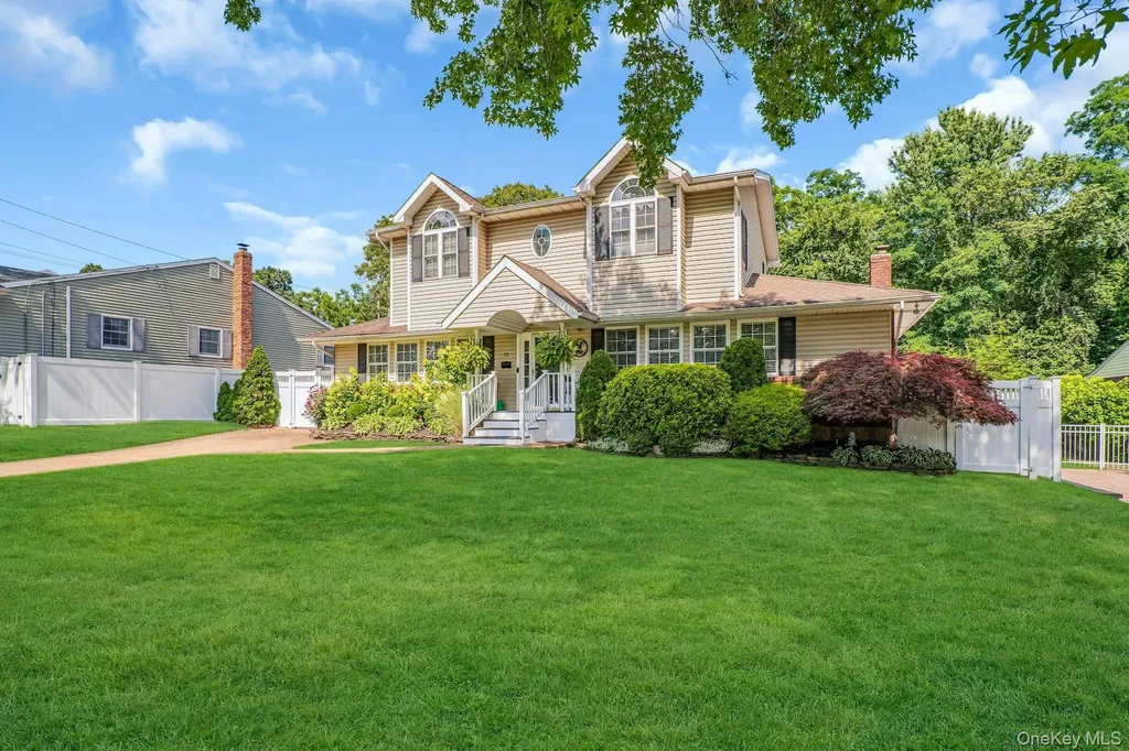 12 Rachel Avenue Commack NY 11725