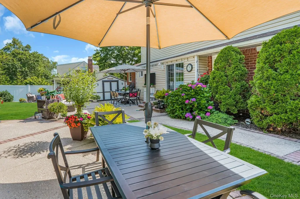 12 Rachel Avenue Commack NY 11725