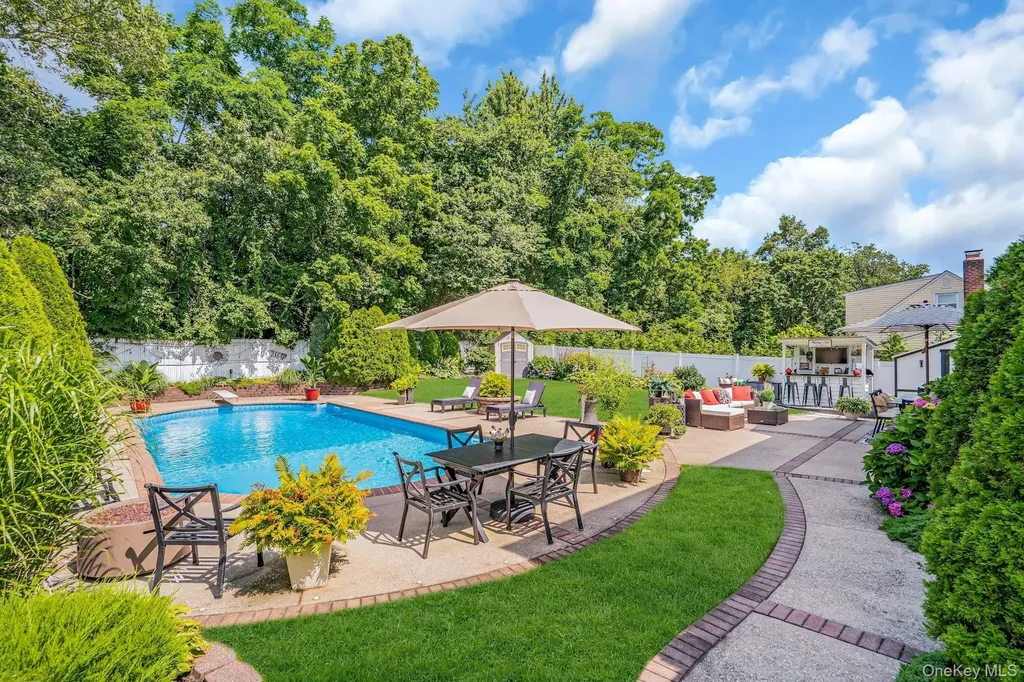 12 Rachel Avenue Commack NY 11725