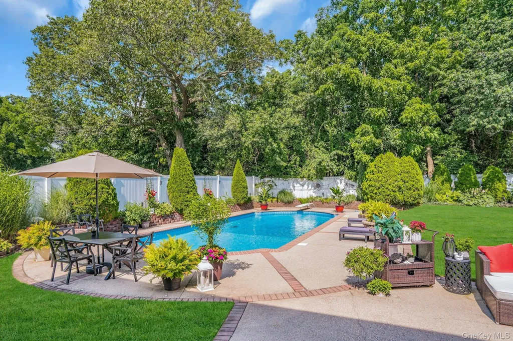 12 Rachel Avenue Commack NY 11725