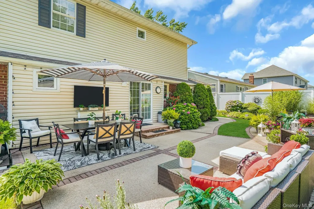 12 Rachel Avenue Commack NY 11725