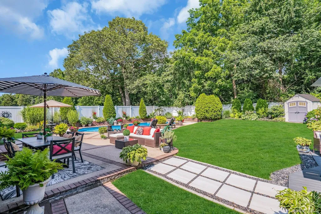 12 Rachel Avenue Commack NY 11725