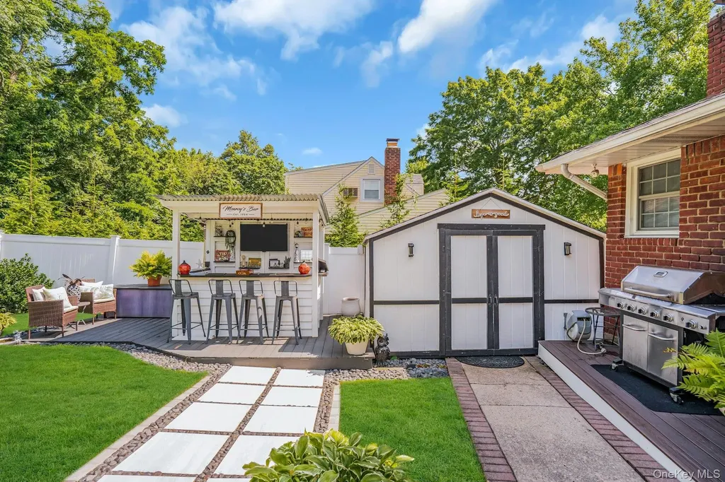12 Rachel Avenue Commack NY 11725