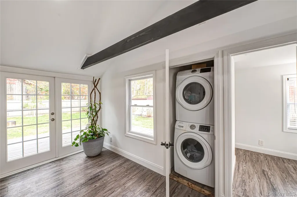 39 Lynncliff Road Hampton Bays NY 11946