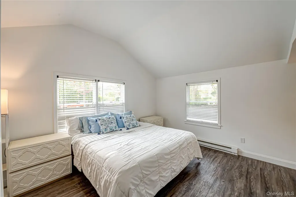 39 Lynncliff Road Hampton Bays NY 11946