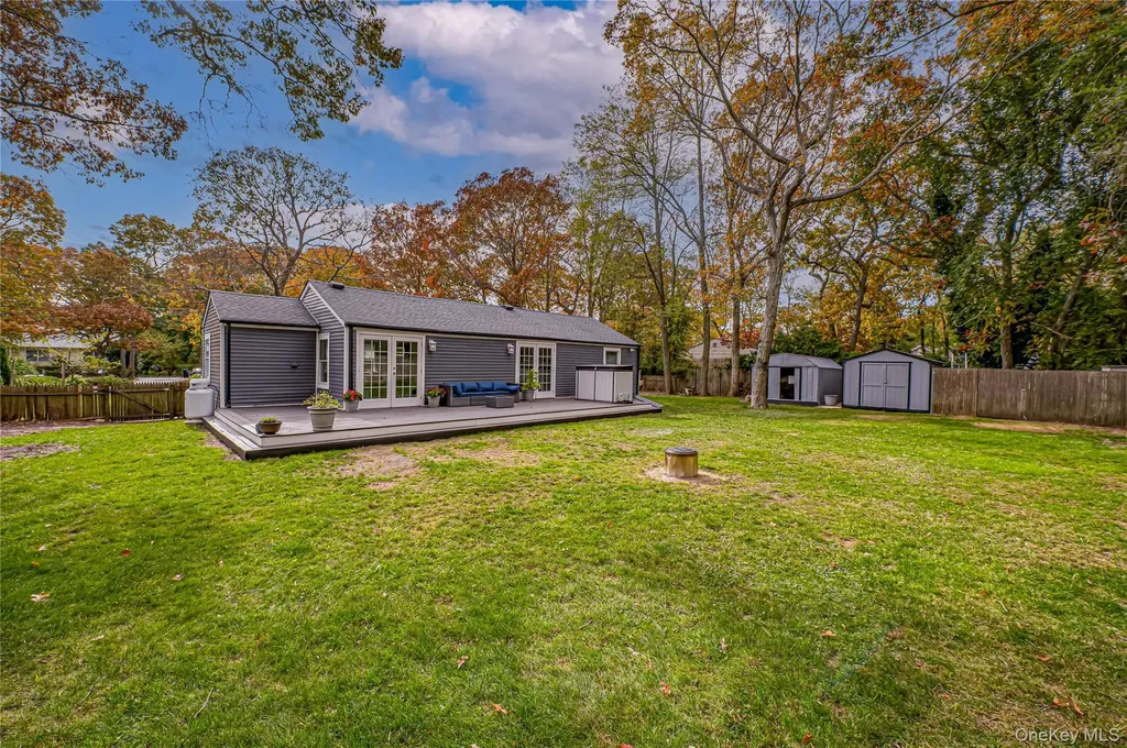 39 Lynncliff Road Hampton Bays NY 11946
