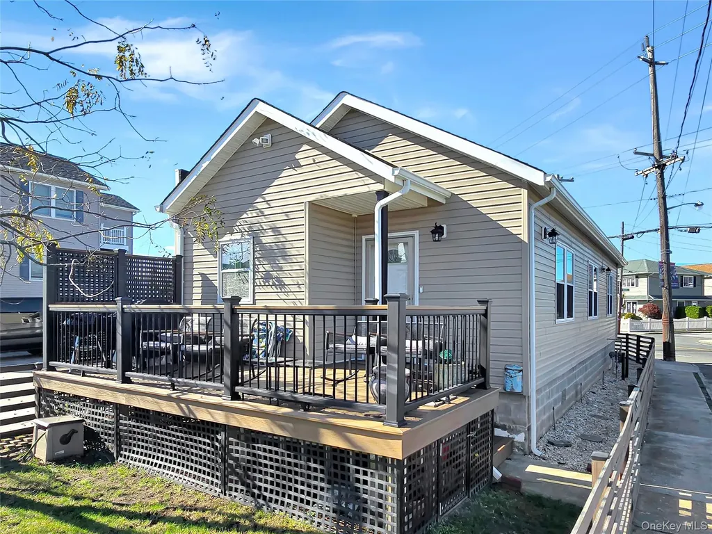 541 Long Beach Road Island Park NY 11558