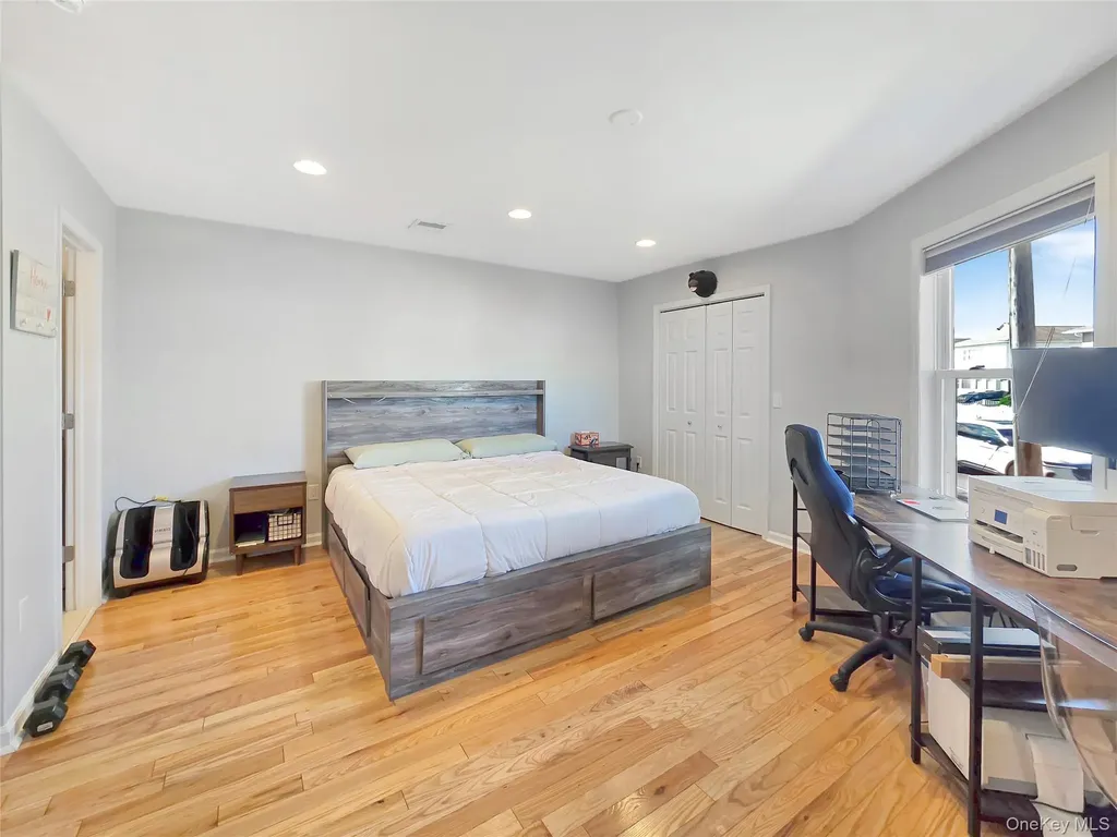 541 Long Beach Road Island Park NY 11558