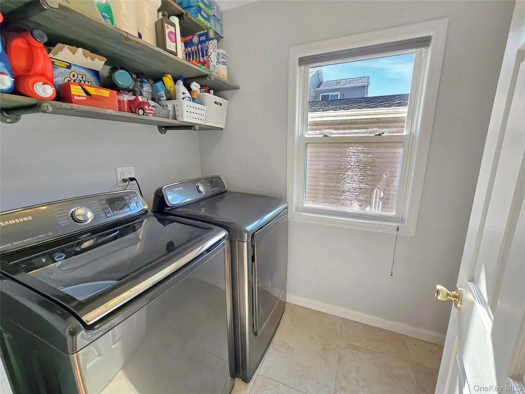 541 Long Beach Road Island Park NY 11558