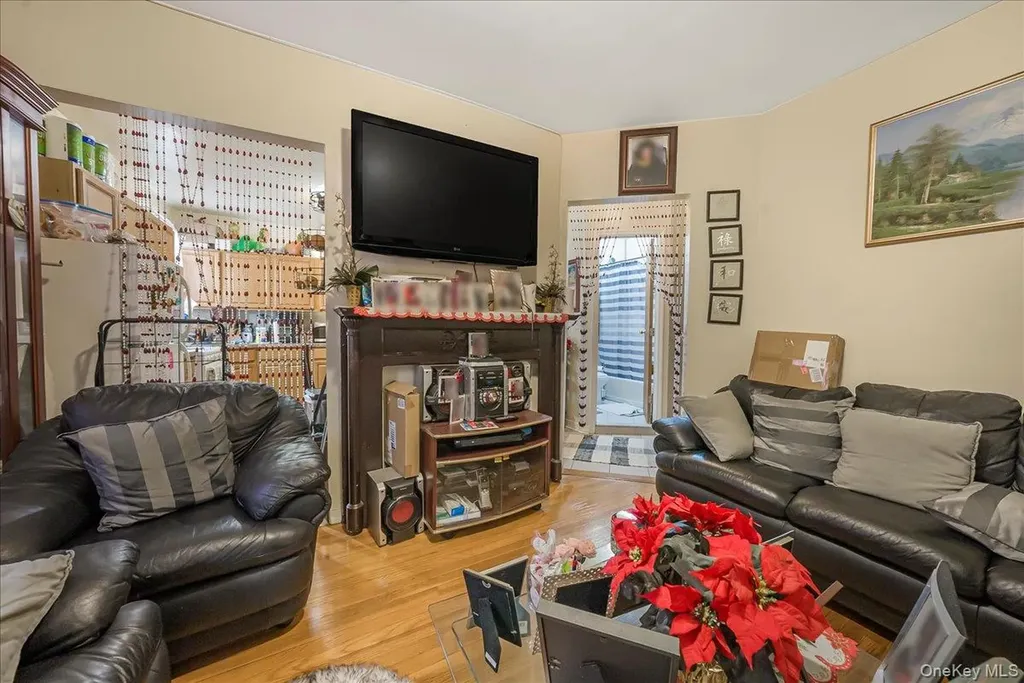 760 E 221st Street Bronx NY 10467