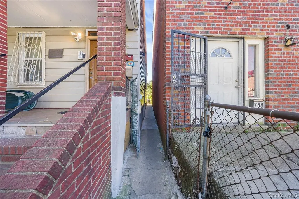 760 E 221st Street Bronx NY 10467