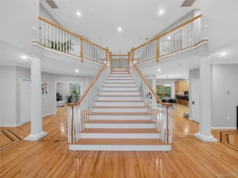 15 Beaver Pond Court Stony Point NY 10980