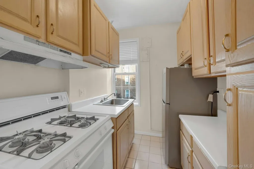 5 Midland Gardens Bronxville NY 10708