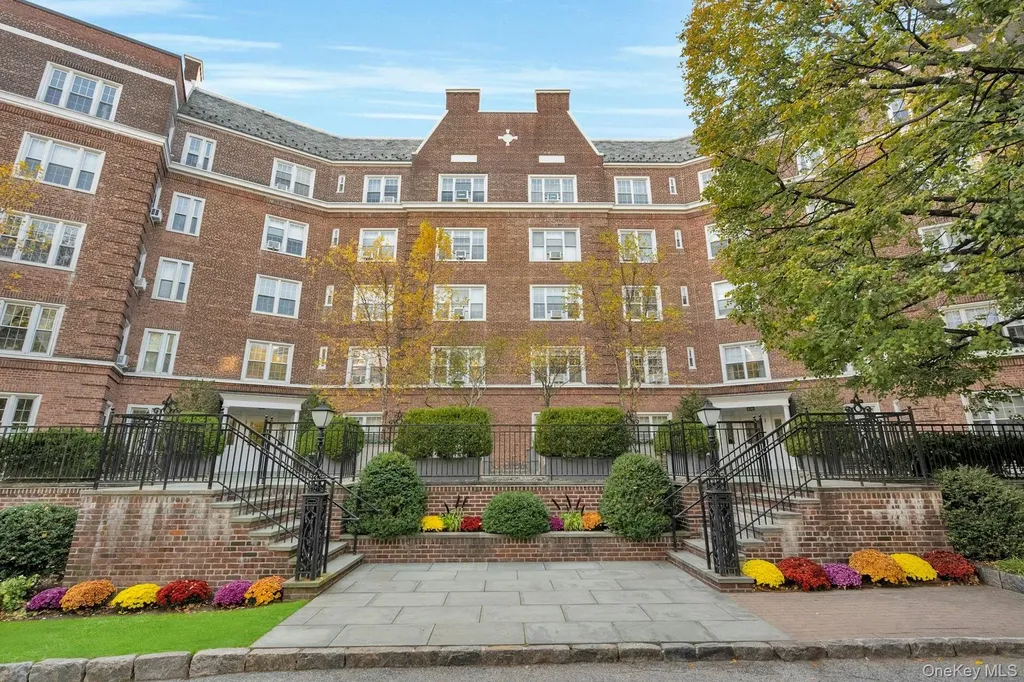 5 Midland Gardens Bronxville NY 10708