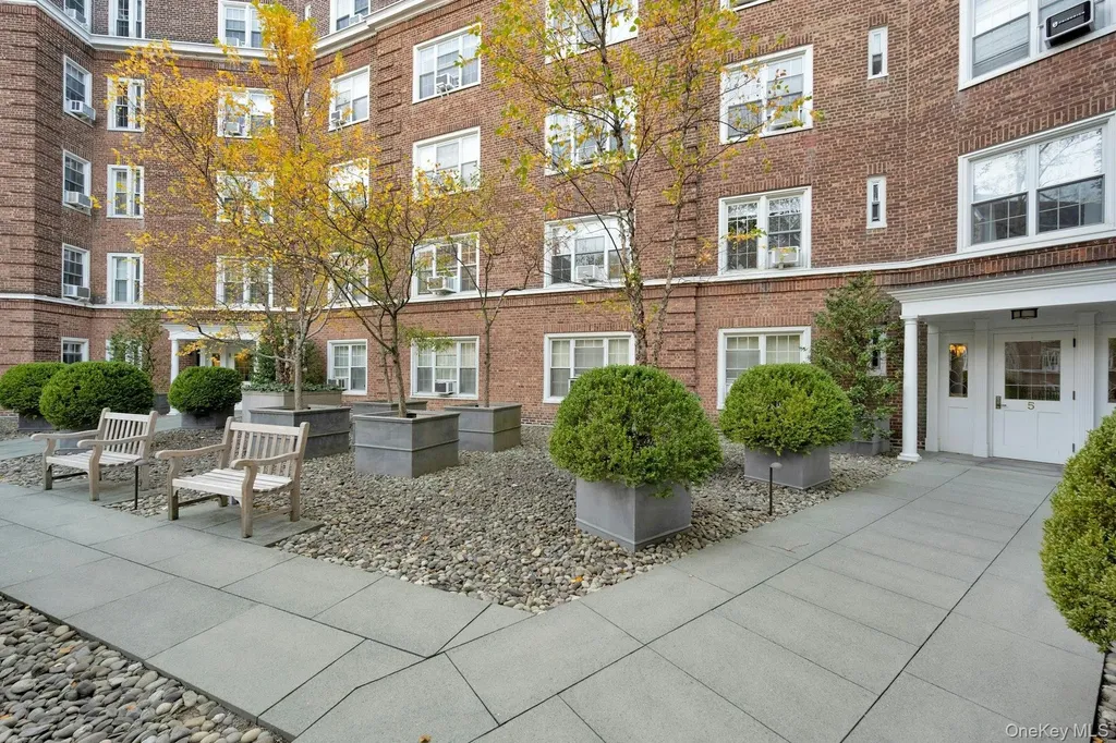 5 Midland Gardens Bronxville NY 10708