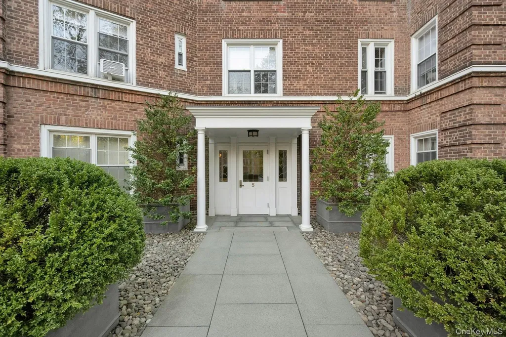 5 Midland Gardens Bronxville NY 10708